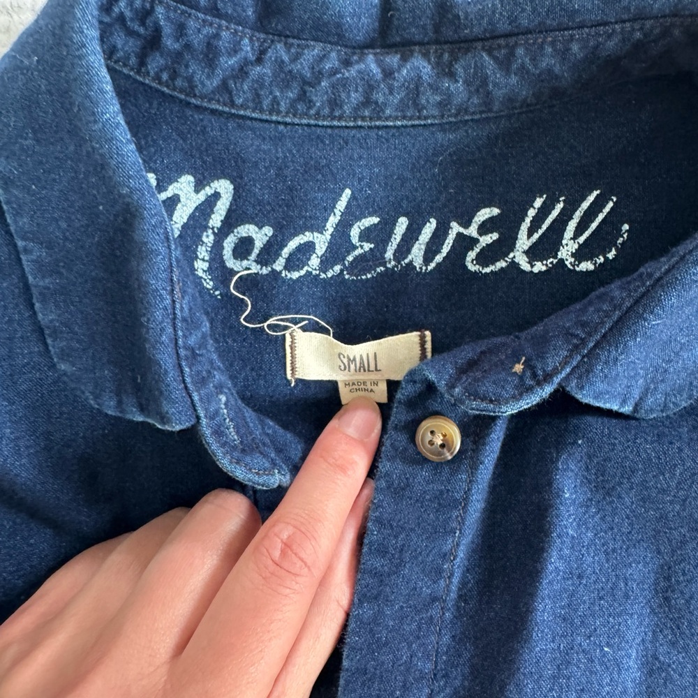 Madewell denim women’s button up - Picture 2 of 3